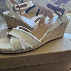 Lucky Brand Cream Wedge Sandals